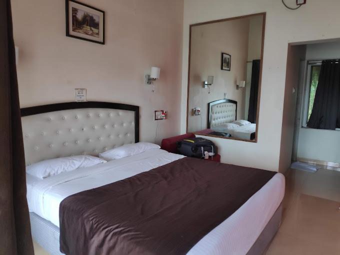 Whispering Woods Resort Lonavala Exterior photo